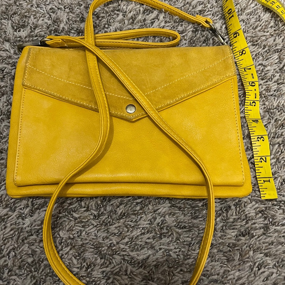 Oversized wristlet/crossbody